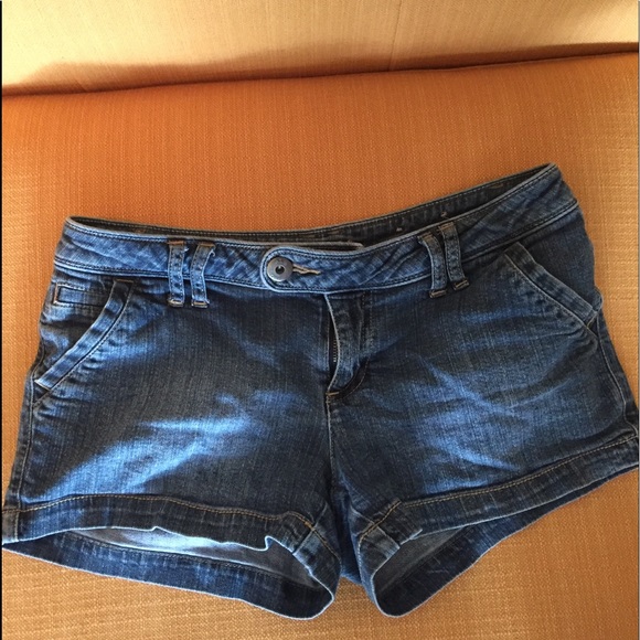 Shorts - Picture 2 of 4